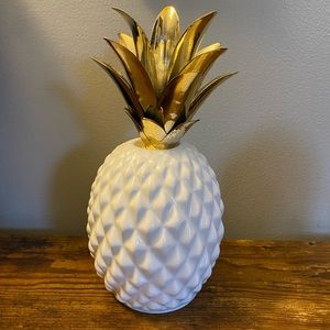 White & Gold Pineapple Home Decor